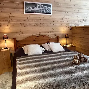 https://appart-2-a-6-personnes-cocooning-entre-lacs-et-montagnes.hotels-rhonealpes.com